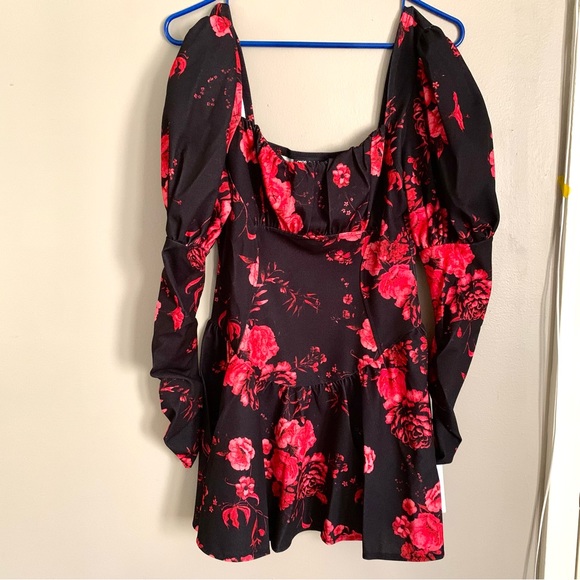 ASOS DESIGN long sleeve flippy mini dress with ruched bust in red floral print - Picture 5 of 8